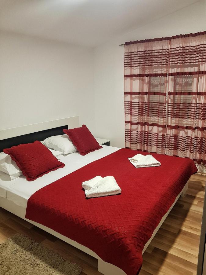 Apartman Nela Daire Kaštel Sućurac Dış mekan fotoğraf