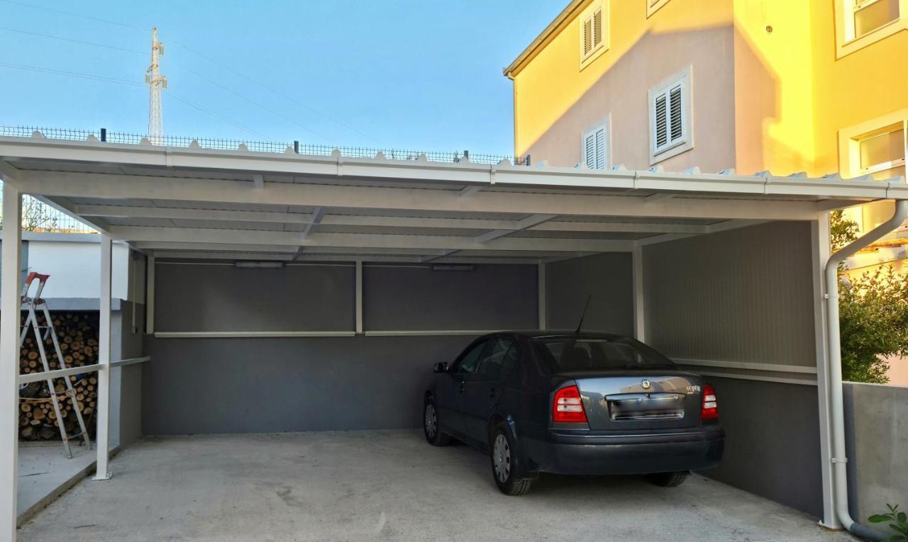 Apartman Nela Daire Kaštel Sućurac Dış mekan fotoğraf